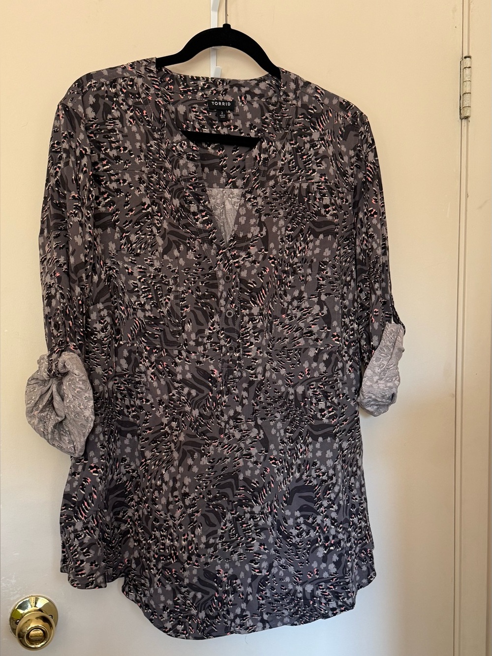 torrid Harper Gray Printed Roll-Tab Blouse with Pink Accents